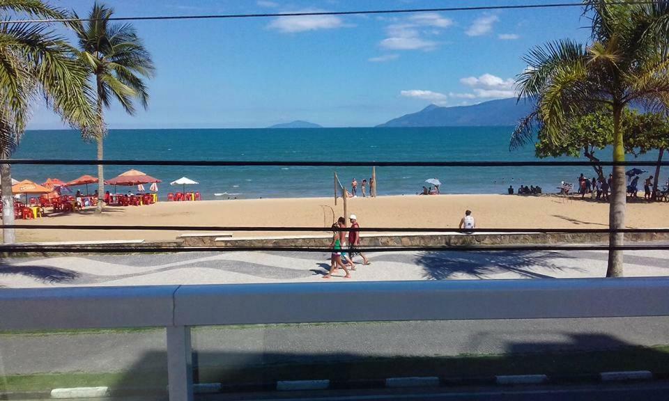 Ap na Avenida da Praia Caraguatatuba Exterior foto